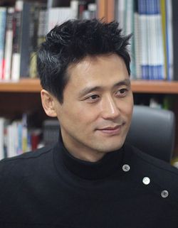 공연예술학부 학부장 <strong>강신</strong>